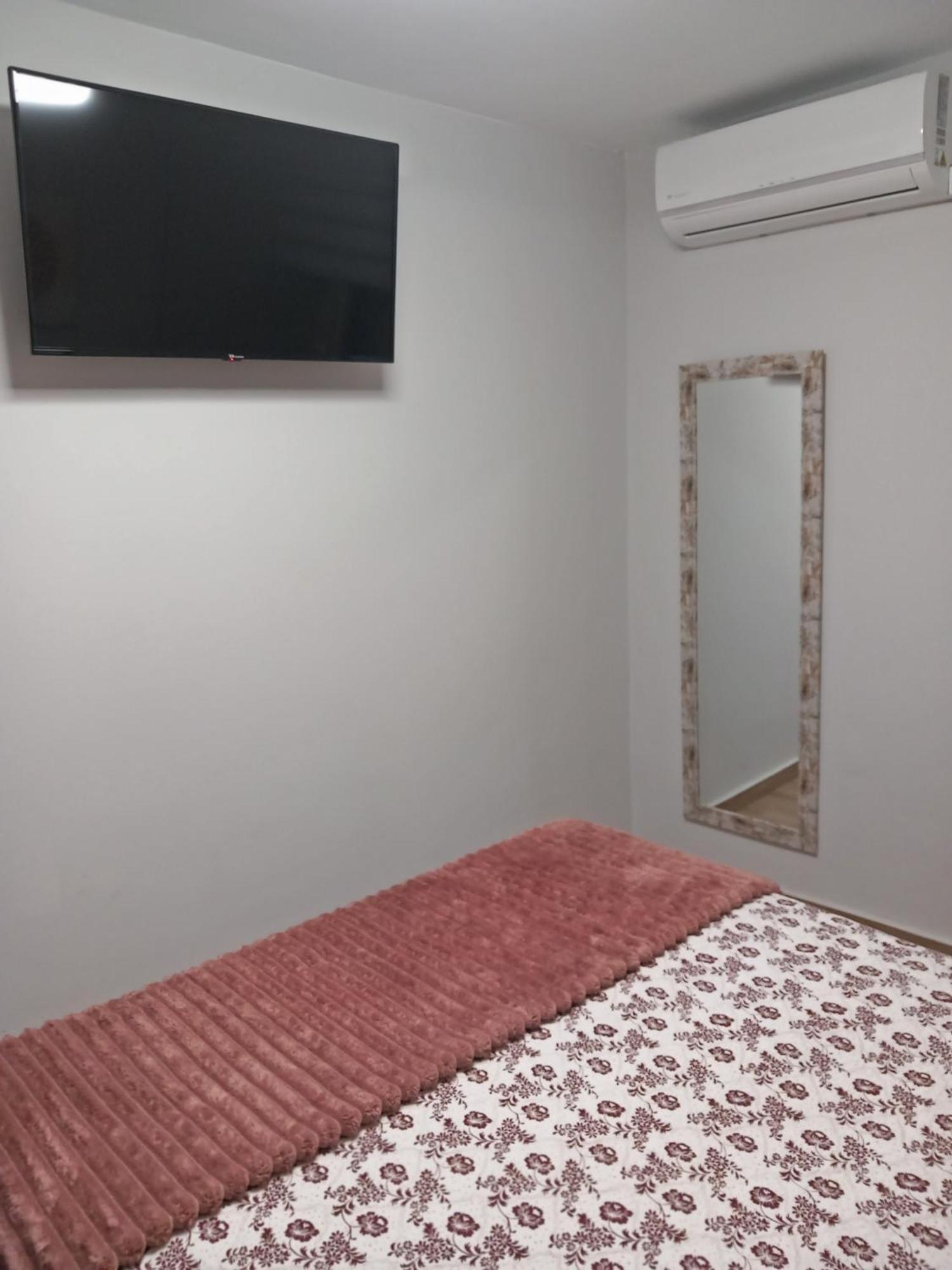 Apartamentos De La Haya & Suite Con Jacuzzi, Junto Al Teatro Romano Меріда Екстер'єр фото