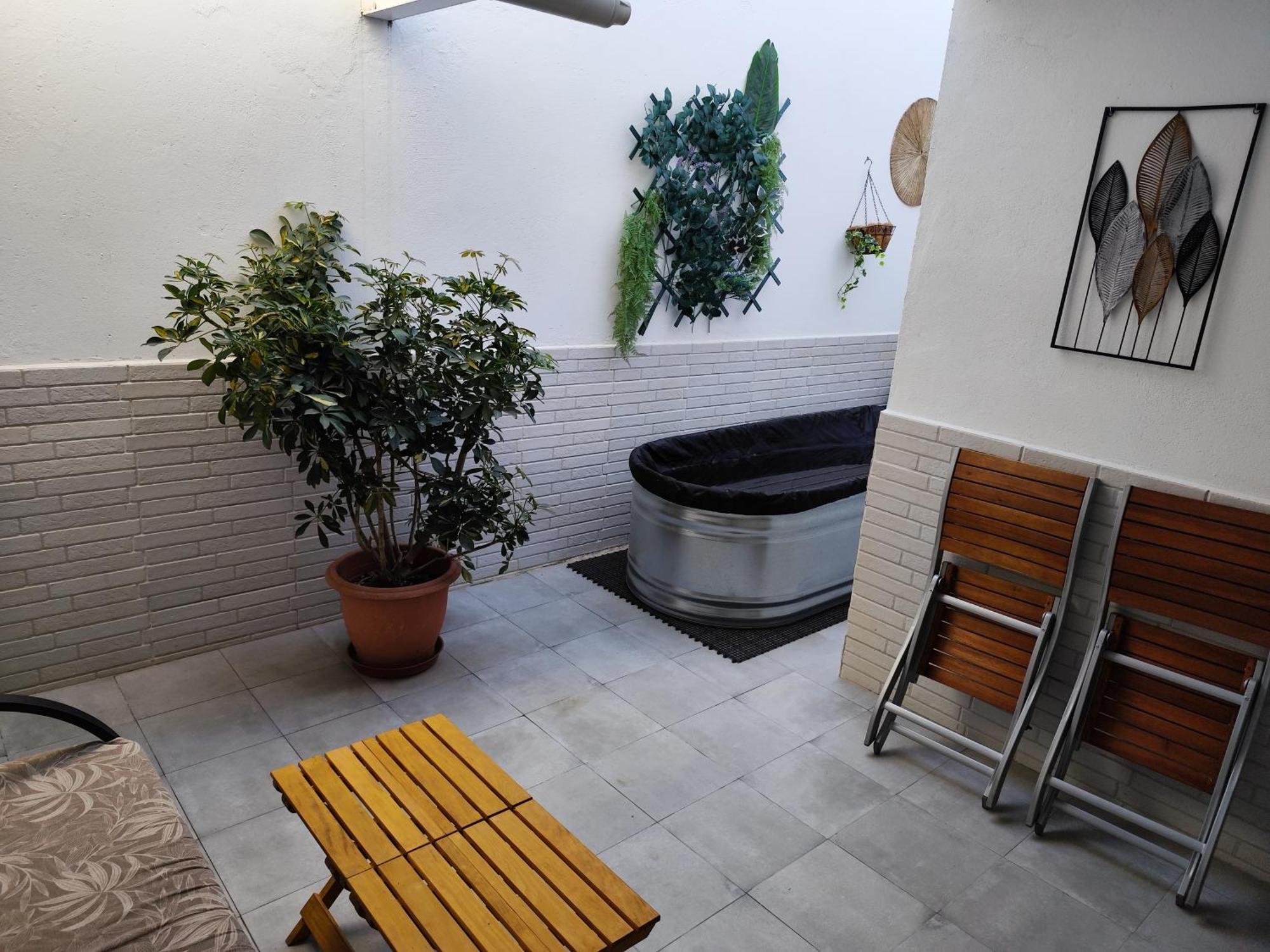Apartamentos De La Haya & Suite Con Jacuzzi, Junto Al Teatro Romano Меріда Екстер'єр фото